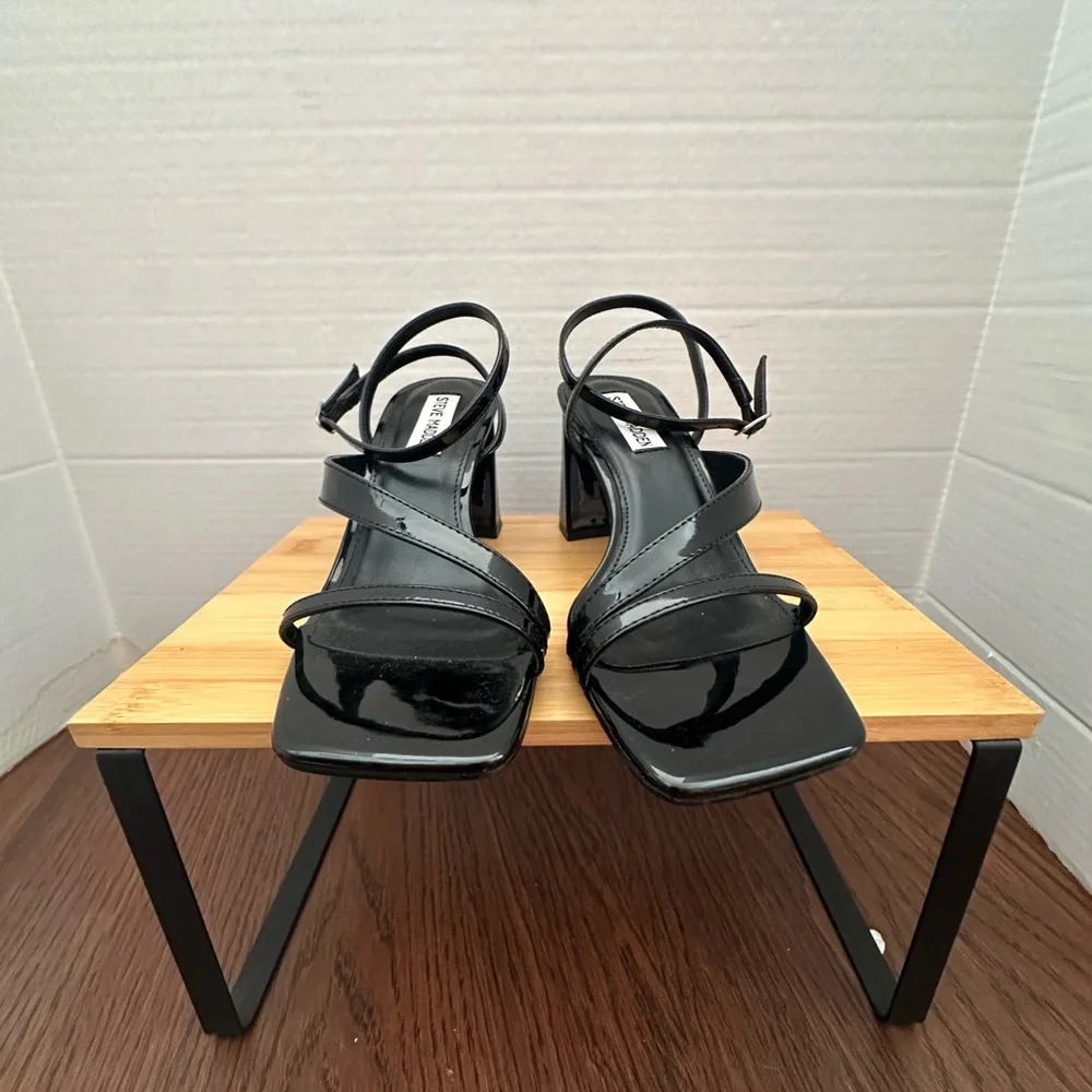 Steve Madden May Glossy Black Block Heel Sandals. 3” Heels. Size 6.5